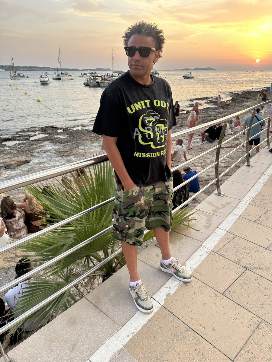 OfficialShmu's tweet photo. Ibiza 🌃💡🎧🎶🥳🍾🔥🪩 https://t.co/a197DcSUBb