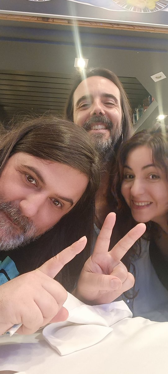 📣 La peña PGML Pericos Greñuts Madrid Leños celebra hoy el nuevo curso invocando pimientos y chicharros de Pere Milla.
A la cita no faltaron:
El tesorero Santi Piquillo, La secretaria Dianela Padrón y por supuesto, el presidente Fernandito el Picante 🌶️#rcde