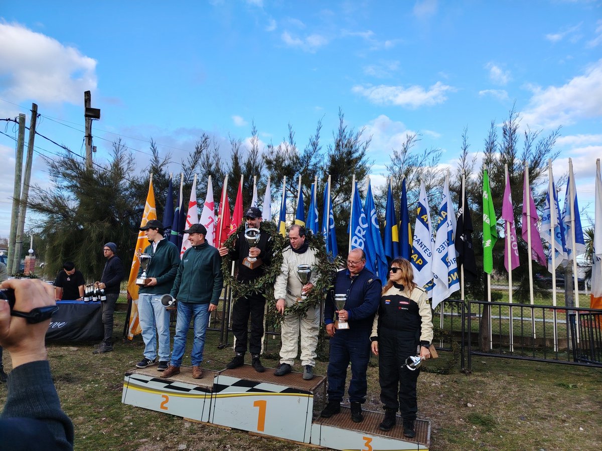 PEDERNAL1975's tweet photo. Premiación de la 5ta fecha del Campeonato Nacional de Rally en Tala 2025. https://t.co/bnND5pSoR4
