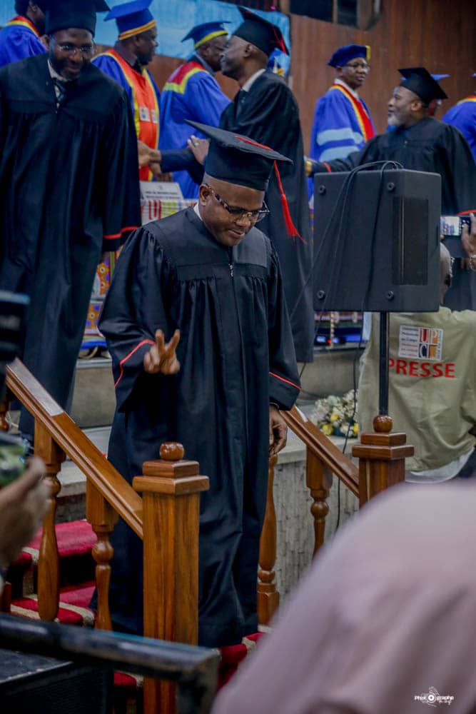 En date du 16 Août 2025, le Président de Congo Uni Honorable Député National KAZITERIKO KENDA Faustin a pris part à la cérémonie de collation des grades académiques à l’Université Protestante au Congo. Cette cérémonie marquait la clôture de son parcours académique de Master en