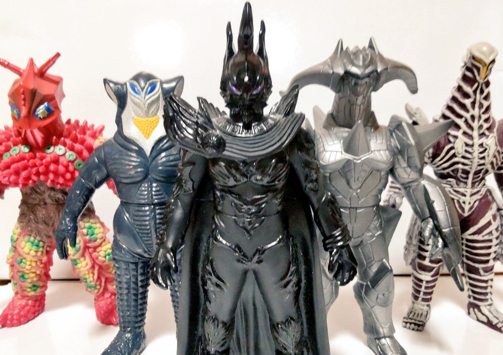 暗黒宇宙大皇帝、エンペラ星人ー✨ #ウルトラマン 達の光の国を襲撃し