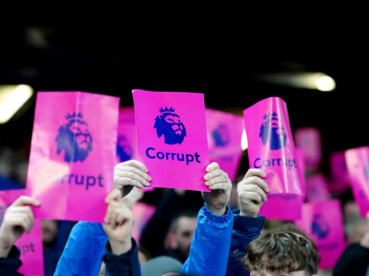 SweezzyAV's tweet image. Who can sort out these for the Palace game then? Everyone holding them up under the lights at VP on Sky will look unreal #AVFC