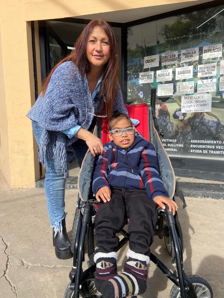 Santino vive en 📍Moreno, hace 6 años lo acompañamos entregándole aparatos de ortopedia. Hoy lo volvemos a ver para entregarle un coche de paseo. Estamos felices de poder ser útiles en sus necesidades. <a href="/InesRicci/">𝕀𝕟𝕖𝕤 ℝ𝕚𝕔𝕔𝕚</a>