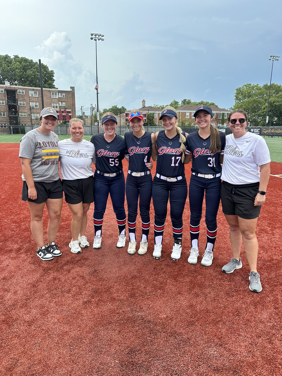madistrelow's tweet photo. My teammates and I had the best time at the Loyola camp this weekend! I enjoyed meeting new people and learning new skills!!❤️💙
@LUCCoachAbbott @CoachWoo24 @alibrems @VGGagliardi2728 https://t.co/A2rnSSQfIW