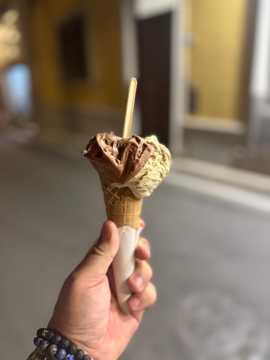 Nocciola + Pistacchio + Cioccolato Strafondente

❤️🇮🇹
#Vacanze