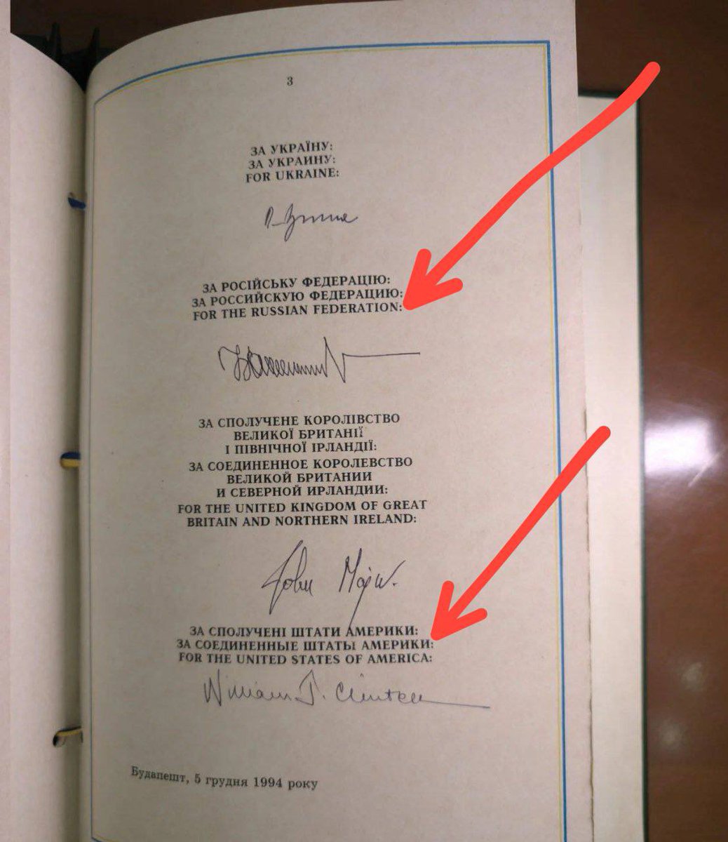 kozako01's tweet image. No importa. Fue el presidente de EEUU que firmó el tratado  de Budapest y puso a su país como garante de la soberanía territorial de Ucrania. Punto. EEUU junto a Gran Bretaña tiene la obligación de velar qué es soberano no sea violada y mucho menos ser funcional al estado…
