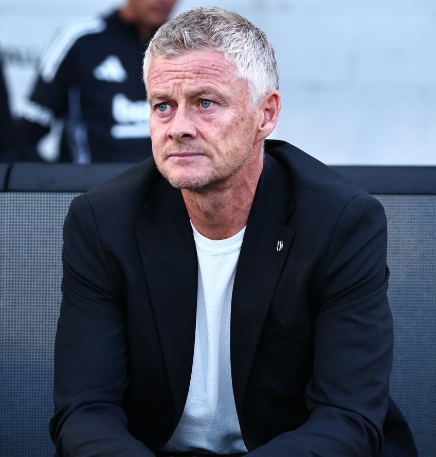 "İstifa tezahüratları için ne düşünüyorsunuz?"

Solskjaer: "Birlikte olmak çok önemli. Şunu hatırlamamız lazım. Bundan 2 yıl önce Beşiktaş neredeydi? Ben bugün sahadaki takımı beğendim. Taraftarın da savaşan bir ekip gördüğünde destekleyeceğinden eminim."