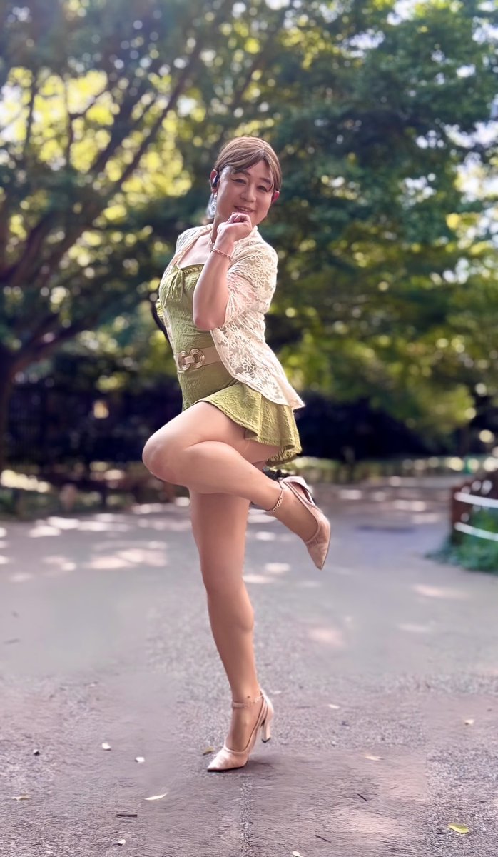 The greatest, The greatest, ah-oh
I, I, I loved you And I still do

youtu.be/xozgvccBHk8?si…
The Greatest / Billie Eilish