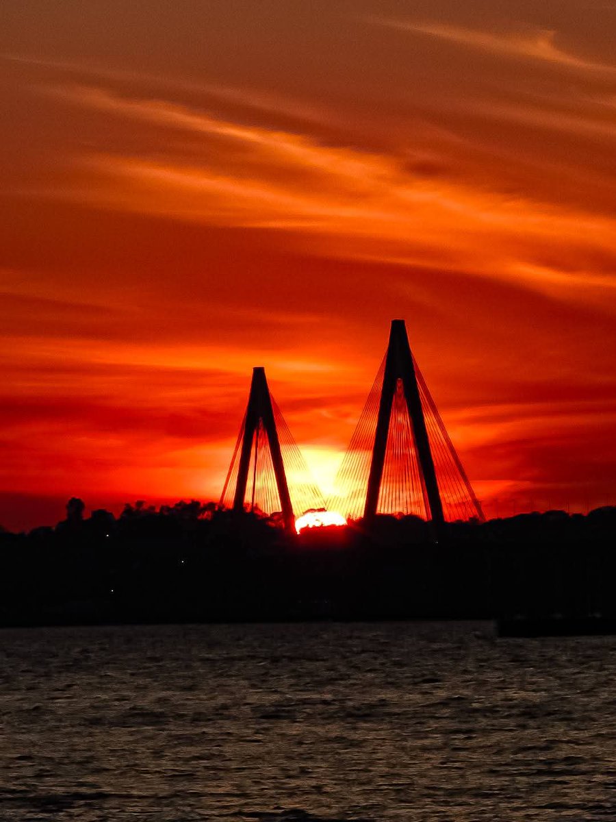 turisargentina's tweet photo. Atardeceres de agosto en la bella Posadas 🙌💛🧡

Hermosas fotos de Ale Quintana. https://t.co/Gg33kRSQR4