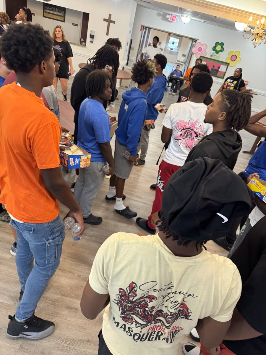 Took some time out of their Sunday to deliver some snacks to the residents of Desoto Healthcare in Southaven! Bigger than ball! #FAM1LY