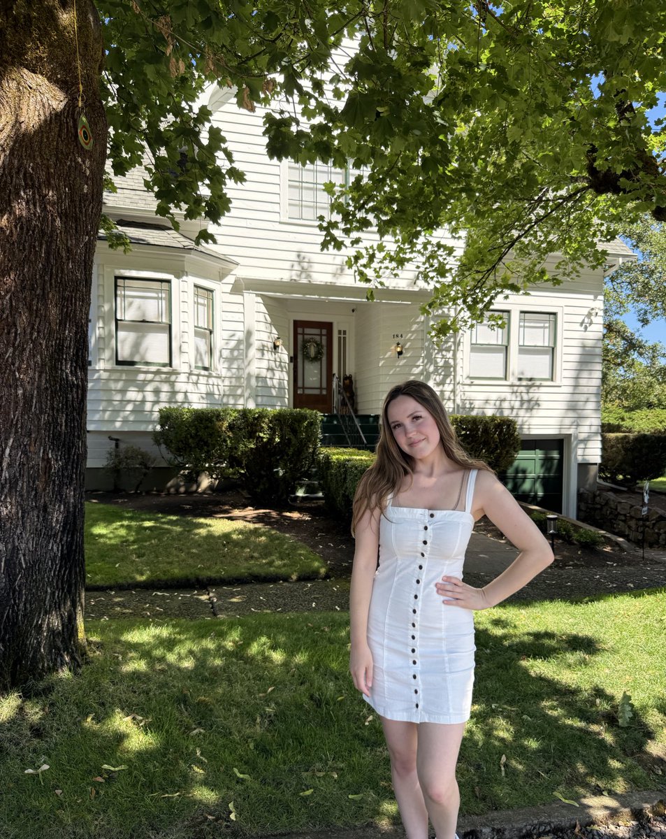 Sky 🎀📖 tweet media