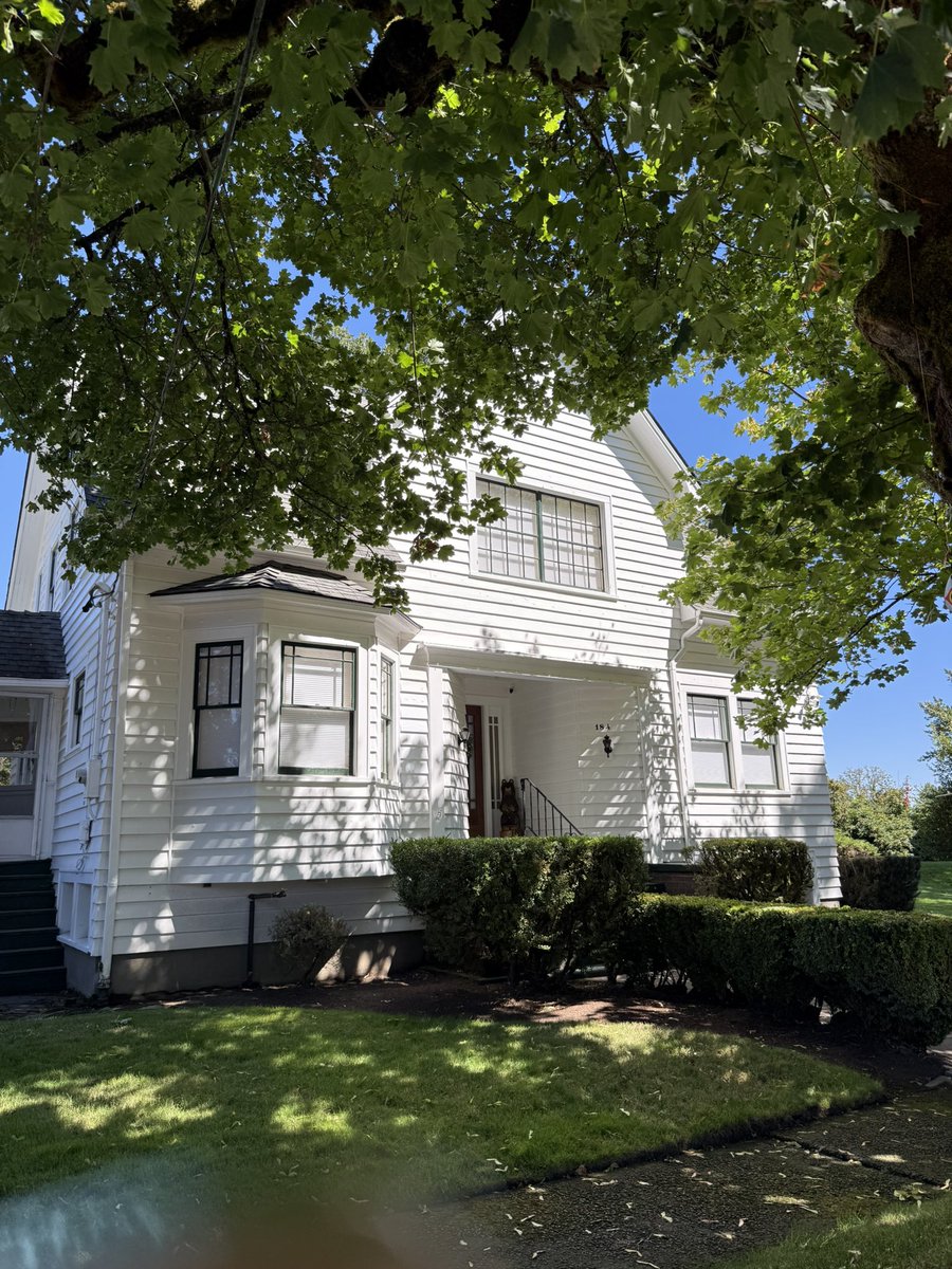 Sky 🎀📖 tweet media