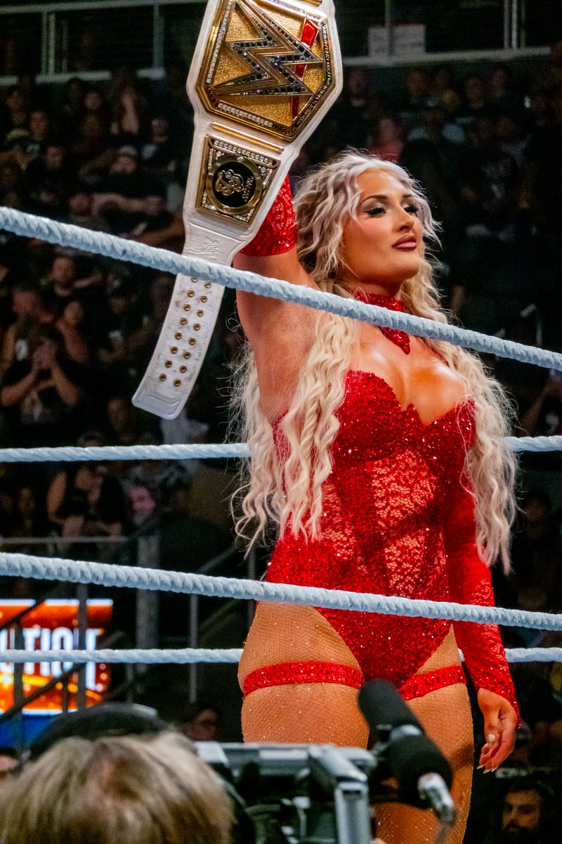 ECBITW's tweet image. Atlanta was on Tiffy Time 🍑 

@tiffstrattonwwe 

#WWEEvolution