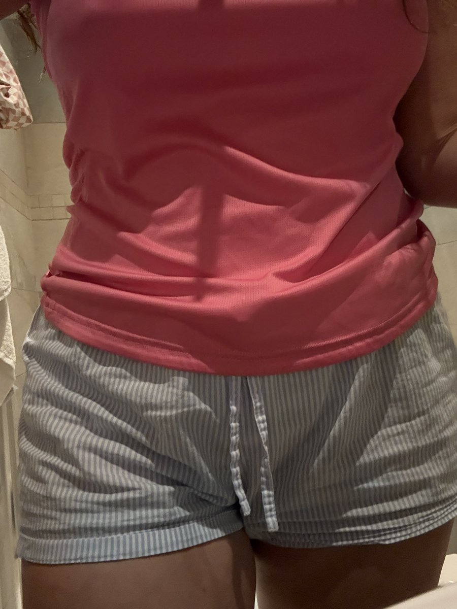 Domingo relax. #cuckold #hotwife