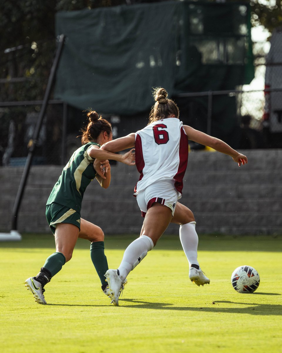 Holding steady with under 15 to go in the half!! 🤙

USC 1 | 0 USF