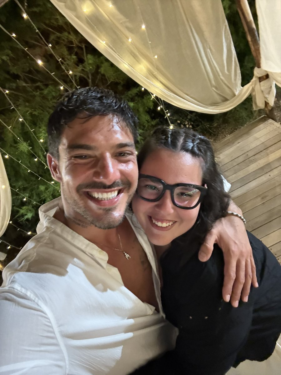 _lachiary's tweet photo. Direttamente Dalla Puglia secondo voi potevo non venire?💚😎#lolliners #shailenzo #grandefratello https://t.co/saiCUAEFxD