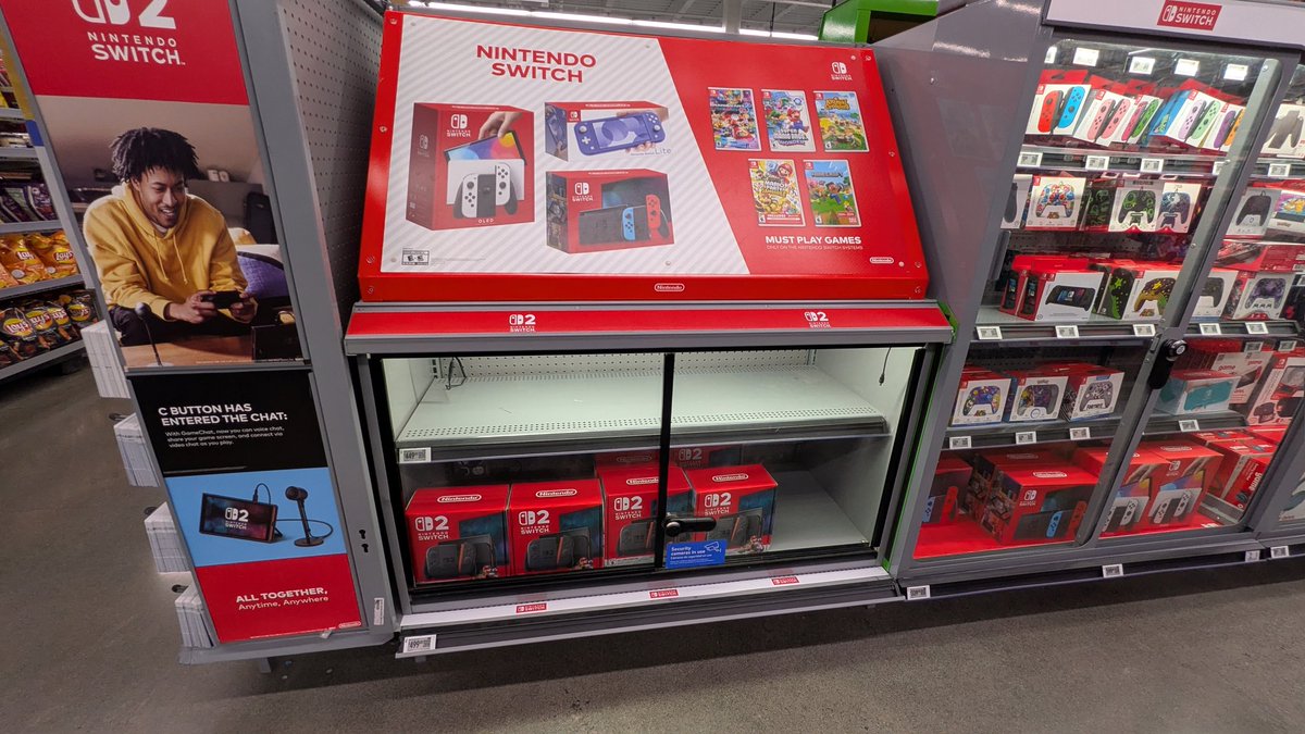 ハワイのウォルマート、初めて来たけど広い！子どもが欲しがってたスイッチ2、ちゃんとゲットできました。日本より手に入りやすい…？とにかく任務完了。