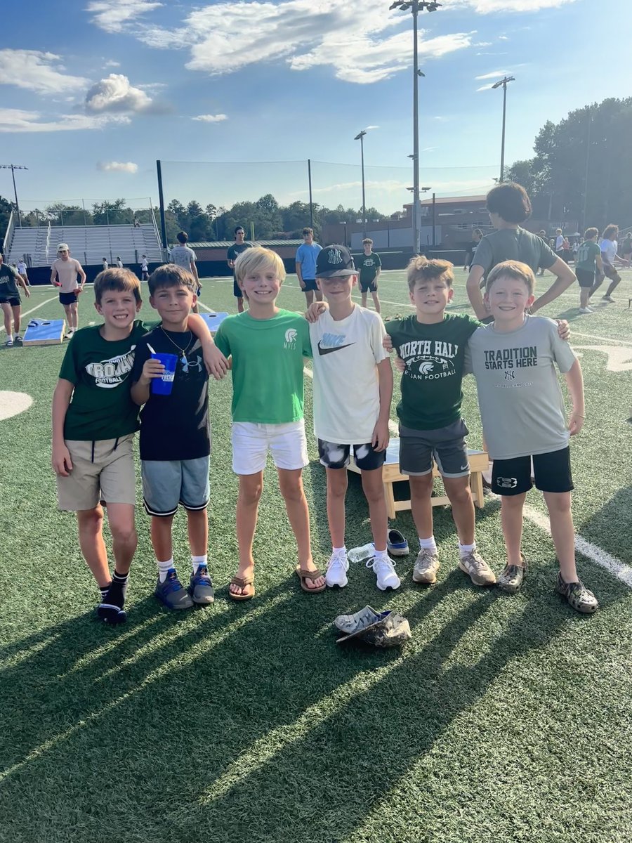 Had a blast seeing Jr. Trojans out at the North Hall Community Pep Rally! 💚<a href="/MVESGainesville/">Mt. Vernon Exploratory School</a>