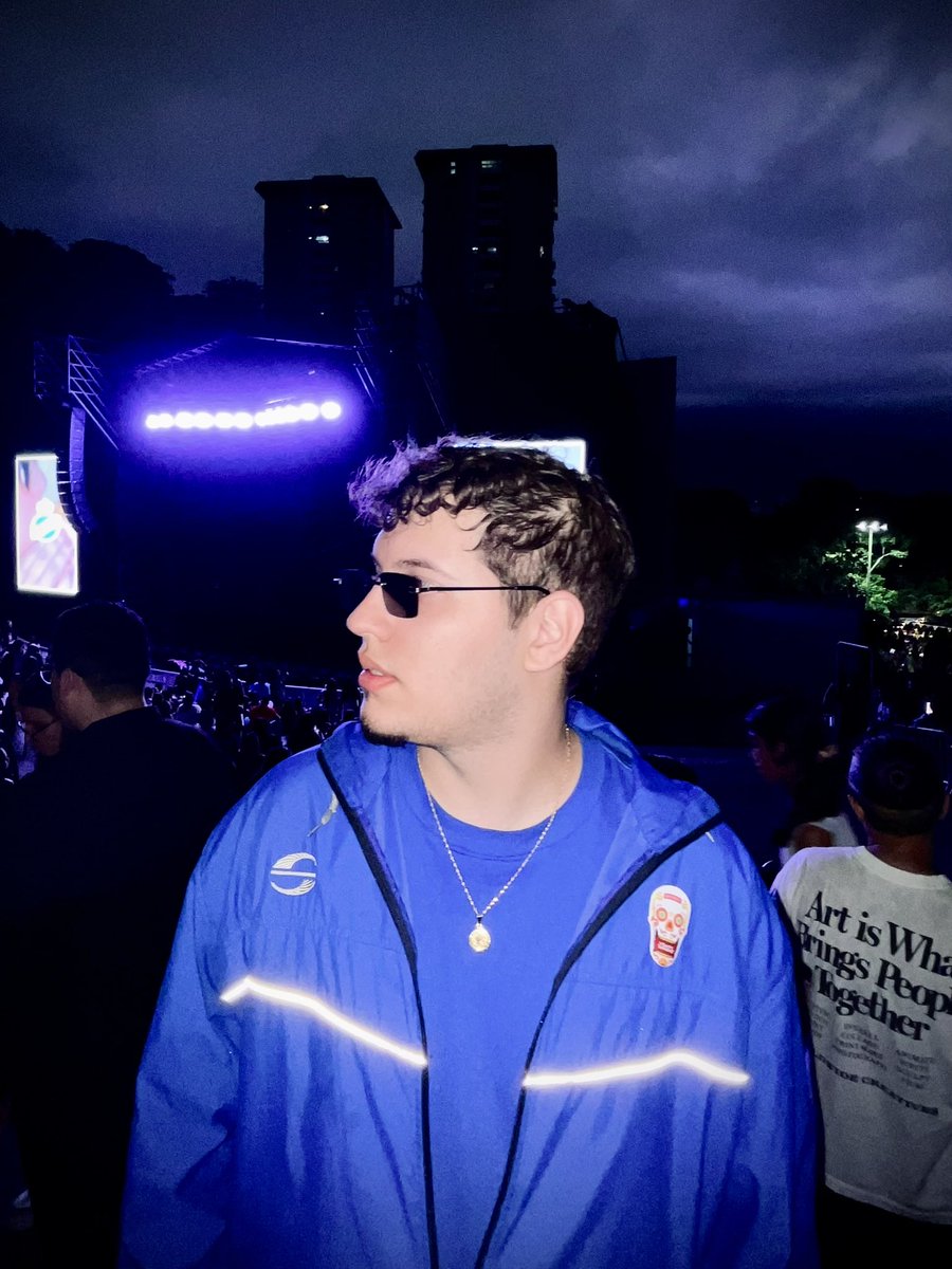 Carlxs_rr's tweet photo. La ciudad 🌃 https://t.co/Udsk3DlbqG