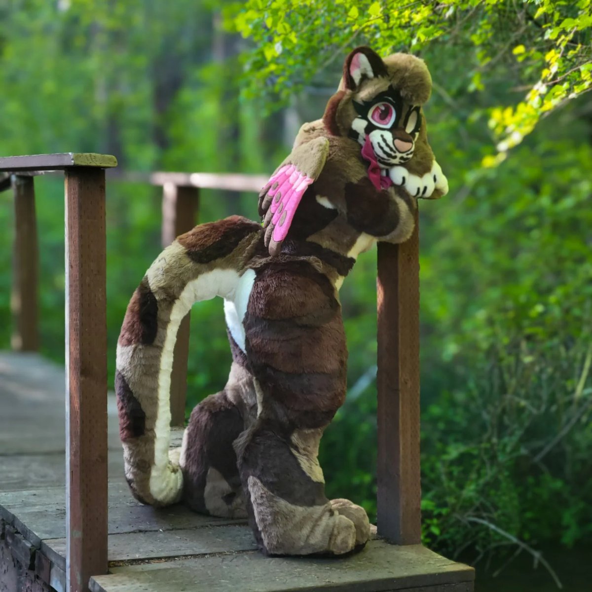 SnoutStitch's tweet image. ✨ Unleash the beast, don’t hold back—run wild, shine bright, and OWN it! 🐾🔥
#FursuitFriday #Furry #Fursuiter #StayPawesome