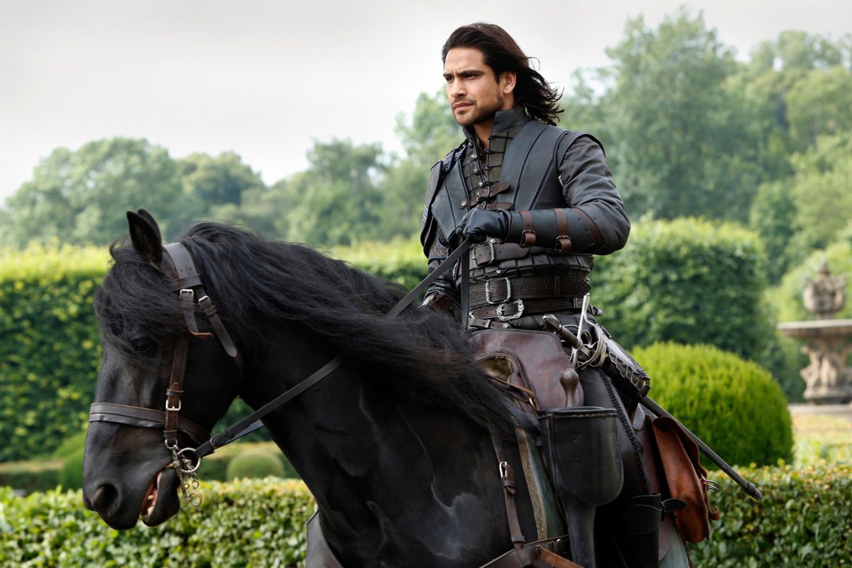 #MusketeersEurope We have a new photo 📷 on a horse 🐎 so let's ride with #LucaPasqualino 😍 again.... 
#OsinTheUntouched #RedSonja - #BasBaddingham #Rivals - #DArtagnan #TheMusketeers #LucaLundi