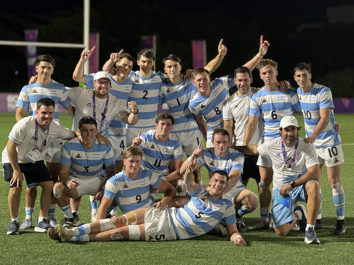 PrensaCOA's tweet photo. #Rugby 🏉 Los Pumas 7 son de oro: https://t.co/cn7upZTDmF

#ArgentinaEnAsunción2025 https://t.co/blMhgxZyKn