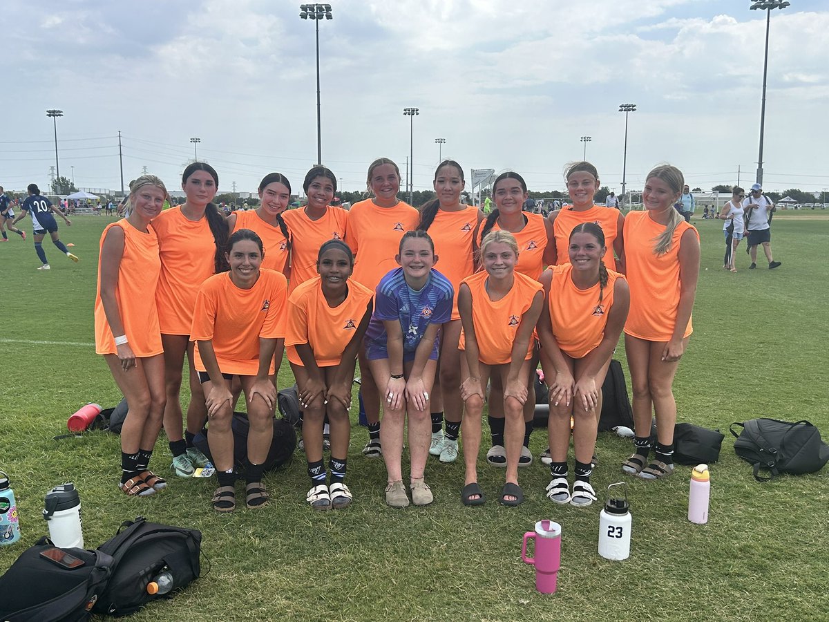 Lindsey Geasland (@lins22hog) on Twitter photo Kinsey’s last 1st game of the season!  😢 New team, same results….3-1 win.  #22ismyfav ⚽️⚽️🅰️ Kinsey’s last 1st game of the season!  😢 New team, same results….3-1 win.  #22ismyfav ⚽️⚽️🅰️