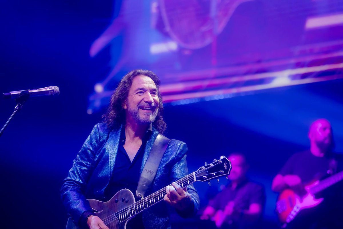 MarcoASolis's tweet photo. Anoche viví una velada inolvidable en Durant, Oklahoma. El público llenó de magia el Choctaw Grand Theater y juntos compartimos emociones, recuerdos y canciones que nos acercaron más que nunca.

Gracias por entregarse con tanta pasión, por cantar conmigo cada verso y por hacer de esta parada del #MASCercaDeTi  un encuentro tan especial.
