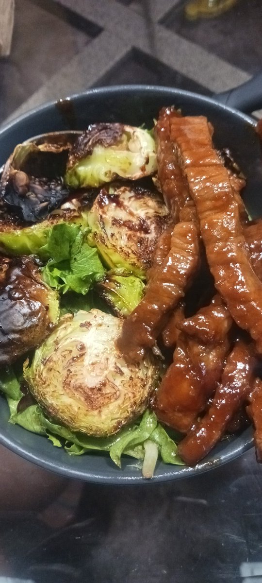 Mochabeezy's tweet photo. The only reason I want a new phone is to take better pictures of food https://t.co/IVTl7FaTtz
