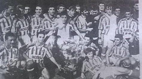 ZCFoficial's tweet photo. JUAN SABAS⚽️|

Nuestro entrenador, Juan Sabas entra en el selecto club de ser campeón del Trofeo Colombino como jugador y como entrenador👏🏼🏆

¡Enhorabuena!♥️

#VamosMiZamora https://t.co/NvVaUHF3aH