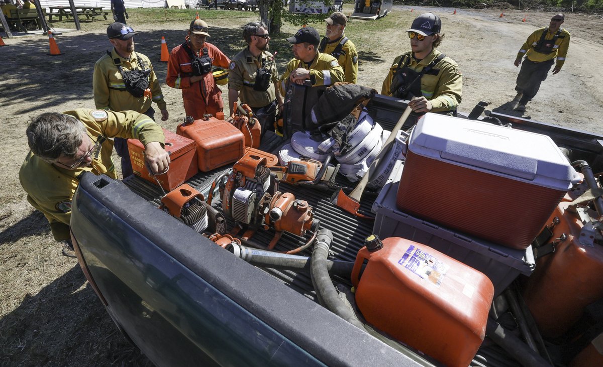 The Long Lake wildfires complex is still out of control and continues to grow. Crews from NS, Ontario and PEI are fighting the fire, along with planes from Northwest territories and contracted helicopters. Multiple agencies are providing critical supports on a number of fronts.