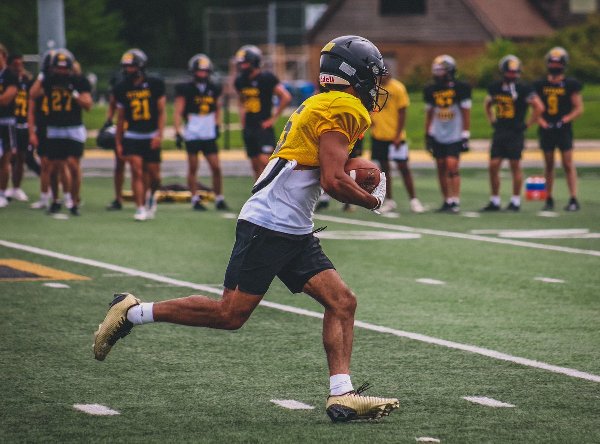 UWOFootball's tweet image. Give it everything you got! 

#O2HVE6AS | #NOW