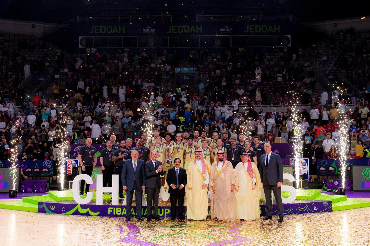 Saudi Basketball (@ksabasket) on Twitter photo 🚨🚨
توج صاحب السمو الأمير فهد بن جلوي بن عبدالعزيز بن مساعد نائب رئيس اللجنة الأولمبية والبارالمبية السعودية، مساء الأمس الأحد، منتخب أستراليا بكأس آسيا لكرة السلة 2025 في نسختها الحادية .
<a href="/sbfksa/">الاتحاد السعودي لكرة السلة | Saudi Basketball</a> 🚨🚨
توج صاحب السمو الأمير فهد بن جلوي بن عبدالعزيز بن مساعد نائب رئيس اللجنة الأولمبية والبارالمبية السعودية، مساء الأمس الأحد، منتخب أستراليا بكأس آسيا لكرة السلة 2025 في نسختها الحادية .
<a href="/sbfksa/">الاتحاد السعودي لكرة السلة | Saudi Basketball</a>