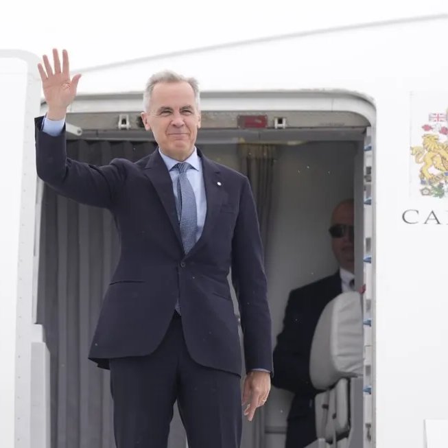 govt_corrupt's tweet photo. Mark Carney says he's not worried about Air Canada cancelling hundreds of flights or the thousands of stranded customers...

Because he has his own private jet and won't be inconvenienced at all. https://t.co/WOAJfJgleY