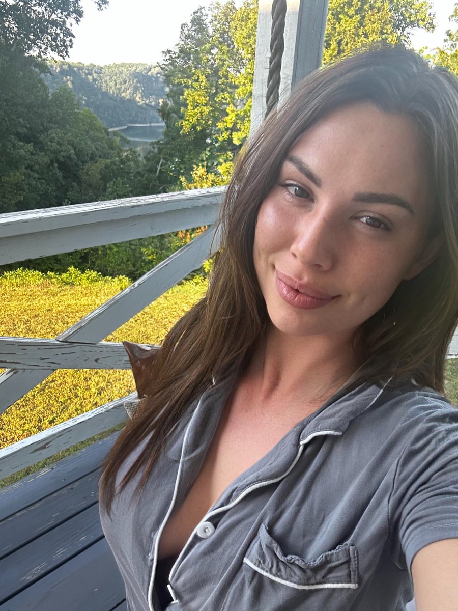 Herzliche Grüße an meine Lieblingskunden. Und genießen Sie Ihren Urlaub. Kommen Sie privat zu Ihren Massageterminen mit meinen sanften Händen. 👅🫦❤️🥵
Télégram 👉 :t.me/Emmalinna1