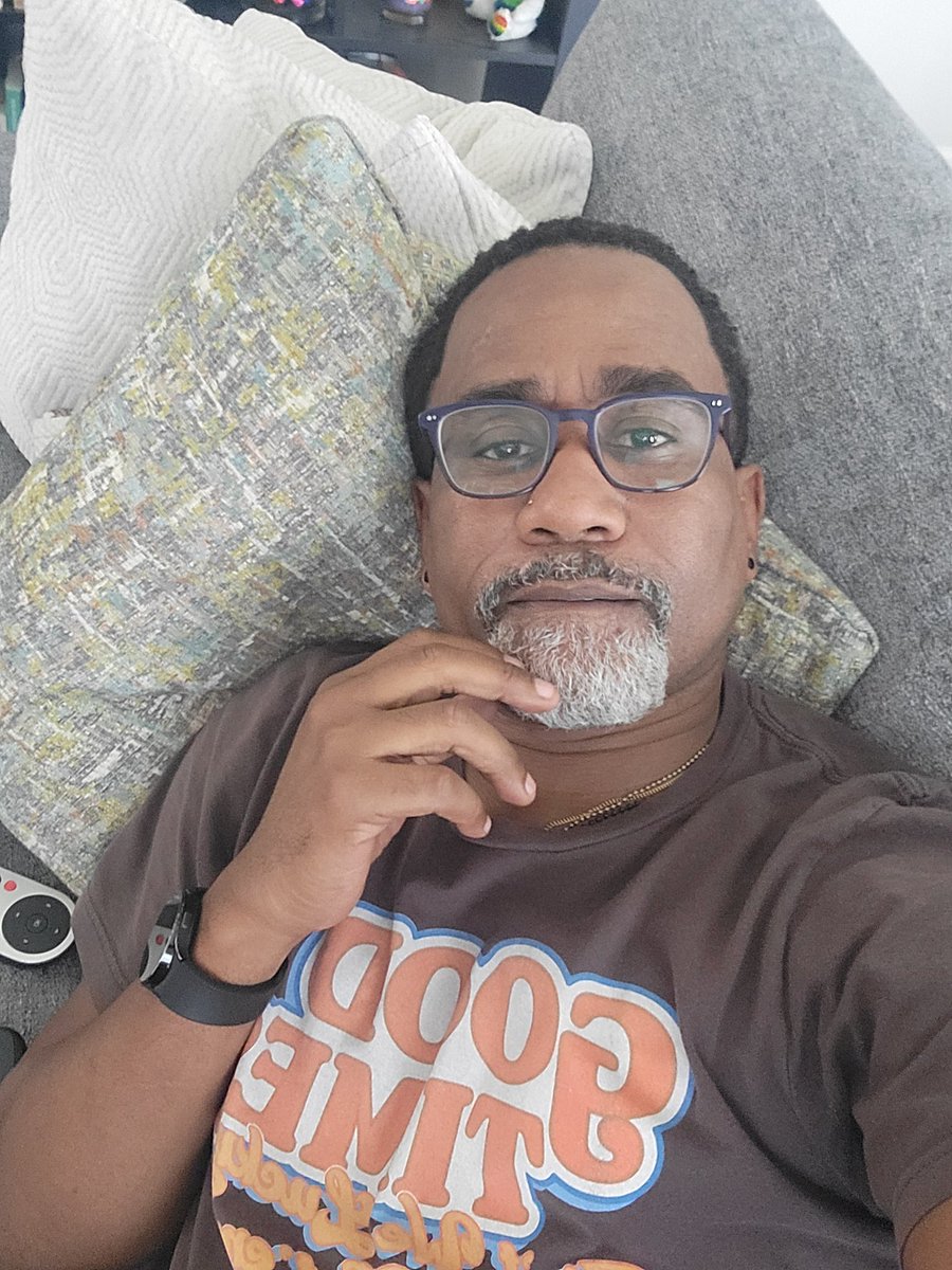 flylife03's tweet image. I have way too many things on my &quot;to do&quot; list including packing for a work trip.....but this has been my mood ALL DAY! 😆  #TakingItEasy #LivinAndLovinLife #SlowMode #NoSundayFunday