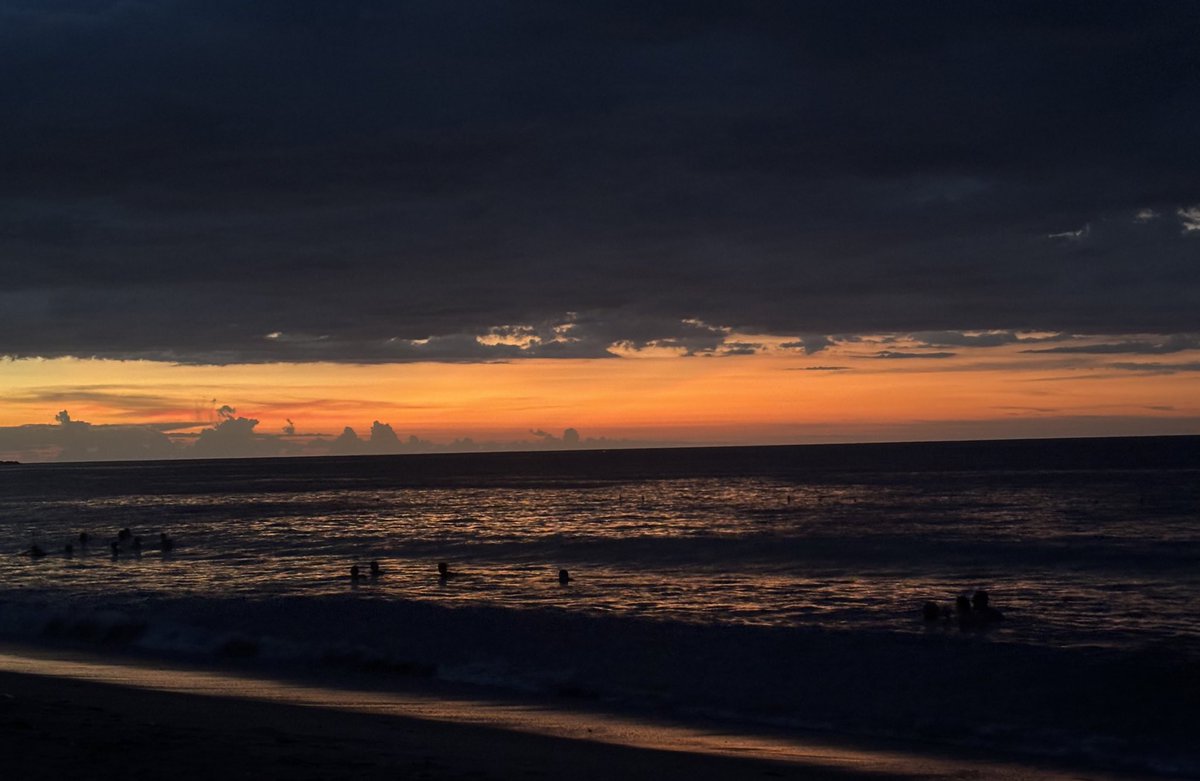 AlexaGomezDos's tweet photo. Hermoso atardecer 🧡🌅 #Naiguata #VenezuelaTierraDeGracia #17Ag https://t.co/WAQA5EqlAJ