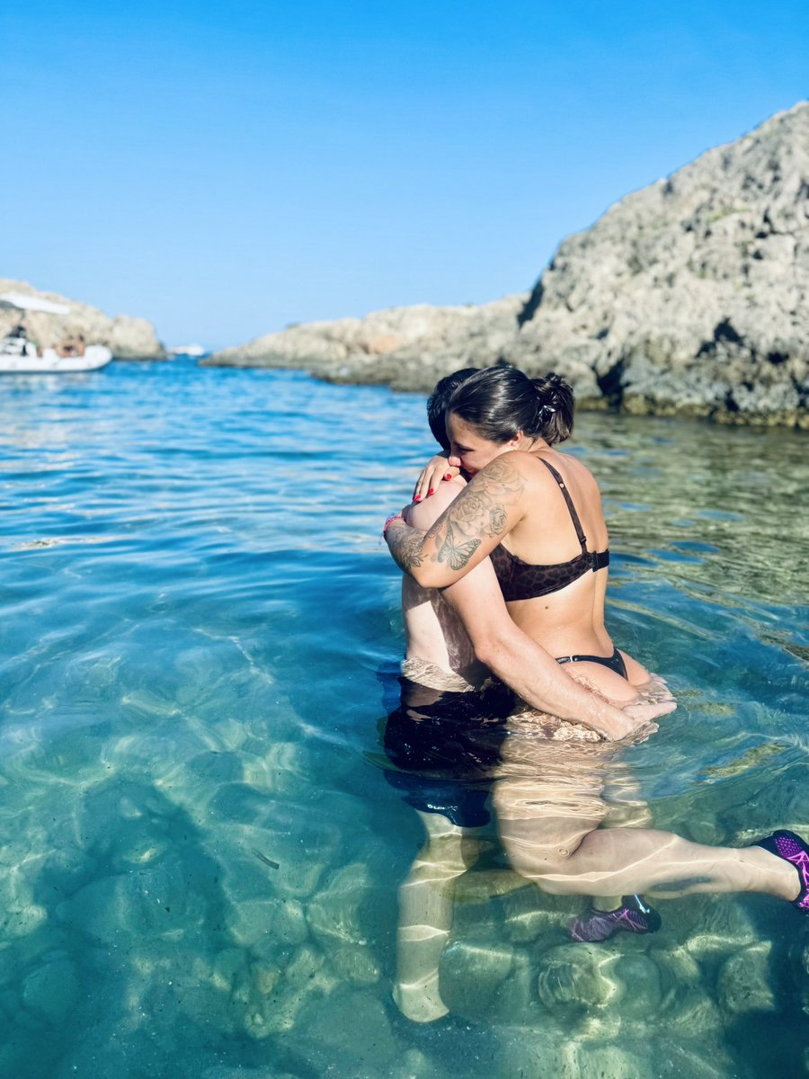 AMercadal's tweet photo. Ivan y yo siendo Ivan y yo☀️🏖️🦀🐚 https://t.co/CWvP1RElsC