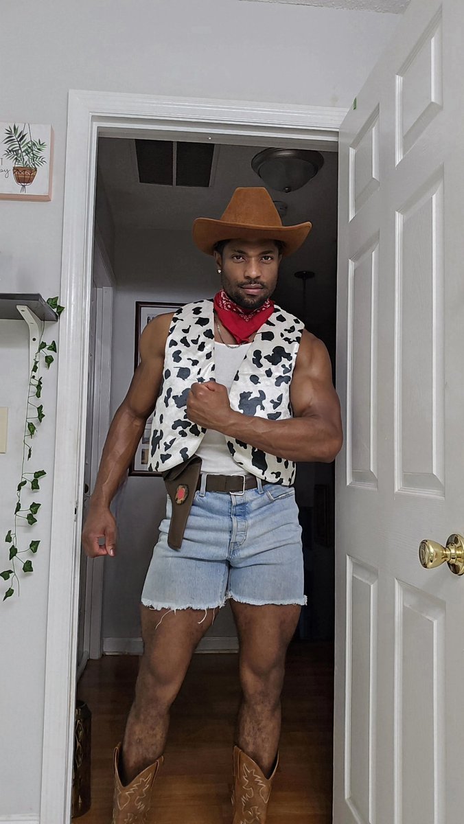 DJCroft_'s tweet image. It's My Birthday 🎂 🥳 
.
.
#leo #leoseason #cosplayer #Birthday #cumpleaños #specialday #cosplay  #cowboy