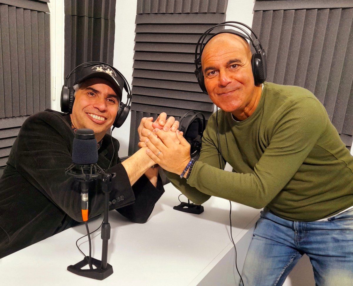 Hoy cumple años <a href="/yoLeoRossi/">Leo  Rossi</a>, relevante, capaz, apasionado y calificado periodista argentino que, después de muchos años de entrevistas, charlas y encuentros radiales y televisivos, se transformó en un querido amigo que la profesión me concedió. ¡Felicidades, Leito! Te quiero.