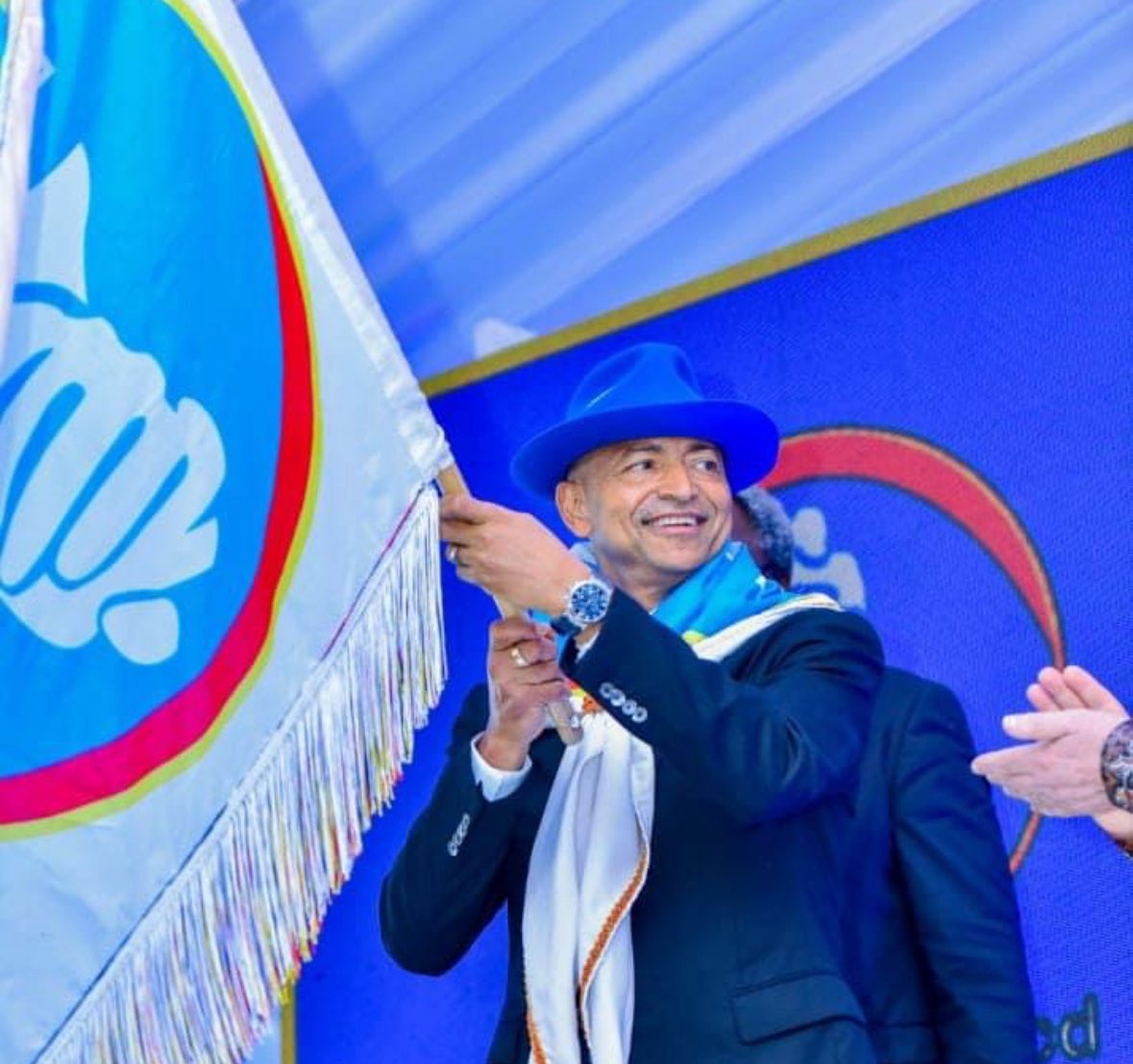 Avec le président <a href="/moise_katumbi/">Moise Katumbi</a>, un autre Congo est possible. Il incarne une opposition crédible et solide, au point de faire trembler le régime en place. La preuve en est: à peine le conclave terminé, ses proches commencent déjà à être convoqués par le ministre <a href="/shabani_lukoo/">SHABANI Lukoo J.</a>.