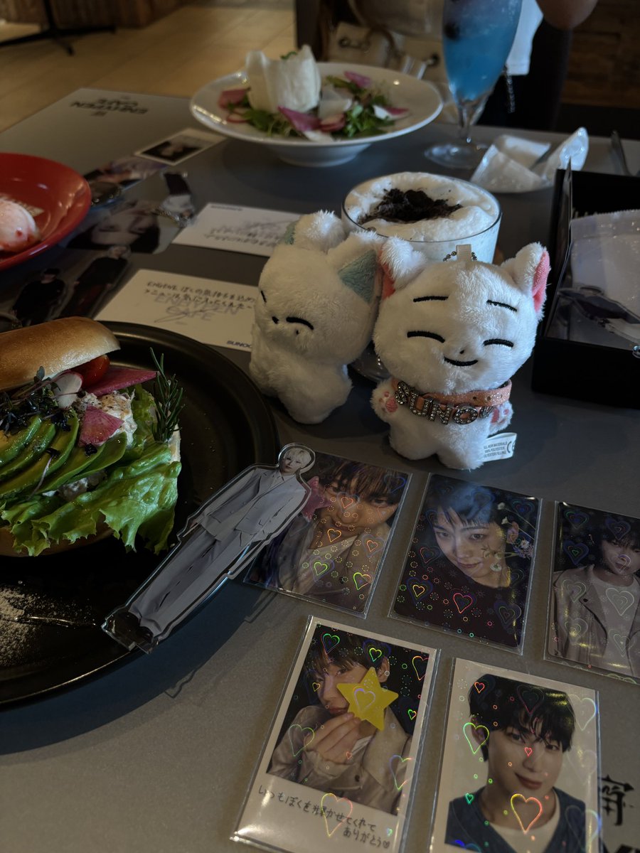 FFpO2ZZWSu46378's tweet photo. ENHYPENカフェ🤍
#ENHYPENCAFE2025 https://t.co/UPzxH1HZhW