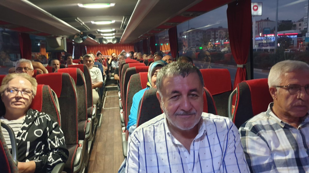 ercankurter's tweet photo. Artan hayat pahalılığına, adaletsiz gelir dağılımına ve emeğin karşılığını bulamamasına karşı hep birlikte dayanışma içinde ediyoruz.
#MemurAnkaraYolunda https://t.co/HGJ3E2N0k5