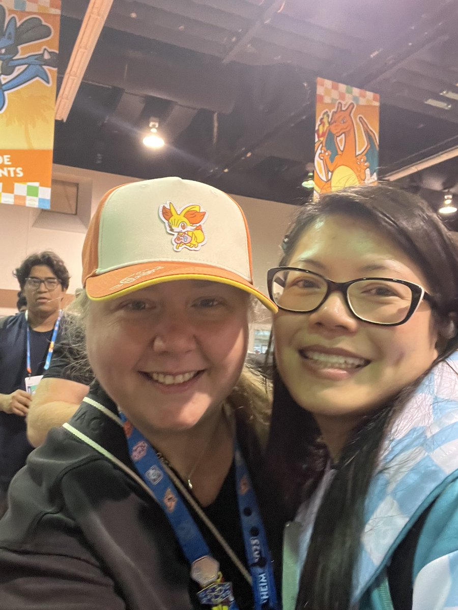 I didn’t know what to expect when I decided to go to worlds this year in Anaheim but it was by far one of the best events I attended in a long time. Thank you everyone I had a change to hang out with. This was an amazing weekend 🥰 Also I need more pictures. Please send them lol