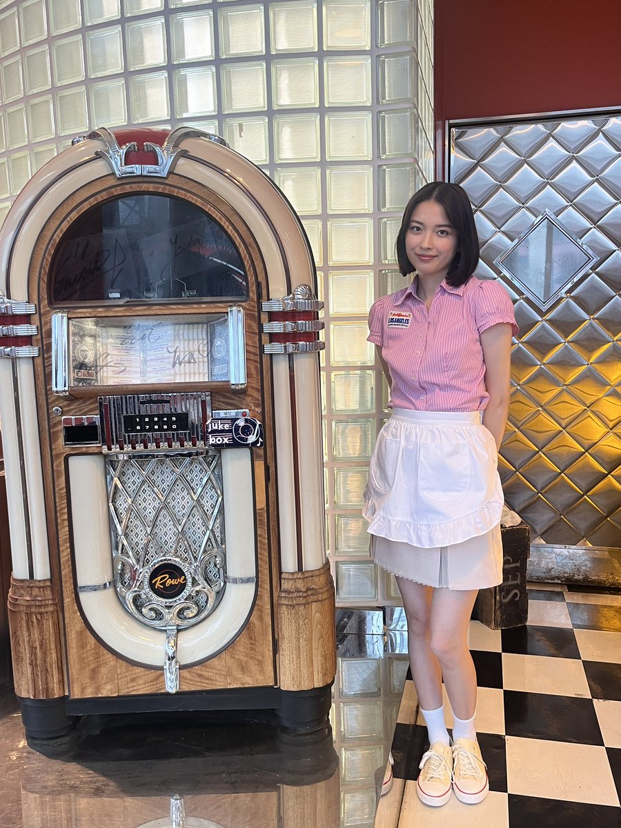 MizukiKayashima's tweet photo. 大泉洋さんの新曲「キラーチューン！」のMVに出演しています！

大泉さんが撮影の合間にメッセージ動画や差し入れをくださり、とても楽しい現場となりました😊

可愛い衣装で撮影しました👗

ぜひご覧ください！👀
https://t.co/4D5EQmINWj

#大泉洋 さん
#キラーチューン！
#茅島みずき https://t.co/u53qQEnqXa