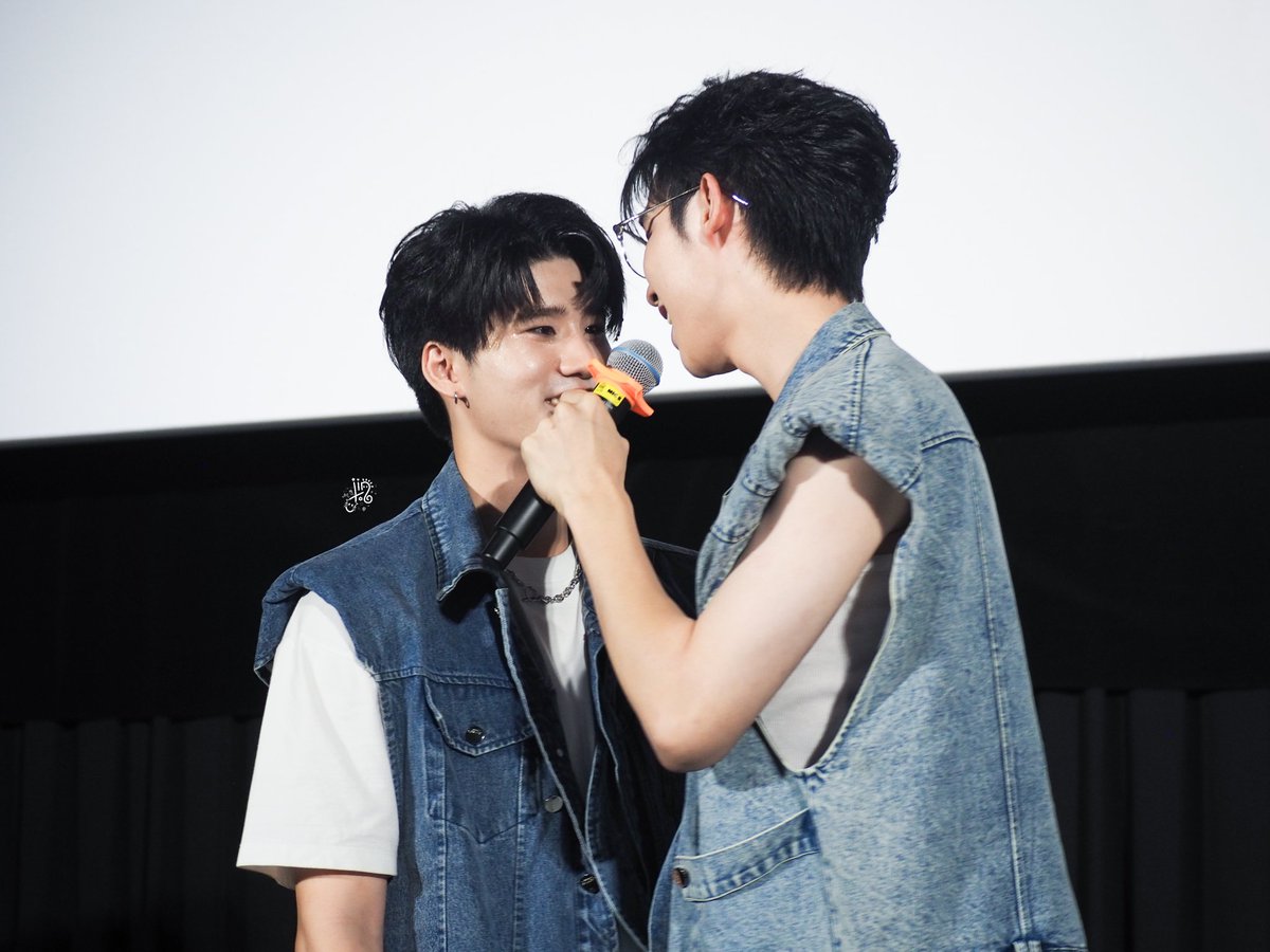 เขินเคมีก้องสกายมาก ปุแง้😭🫣

หมาน้องEP4
#DogBroEP4 #kongphom_fw #skychaithawat