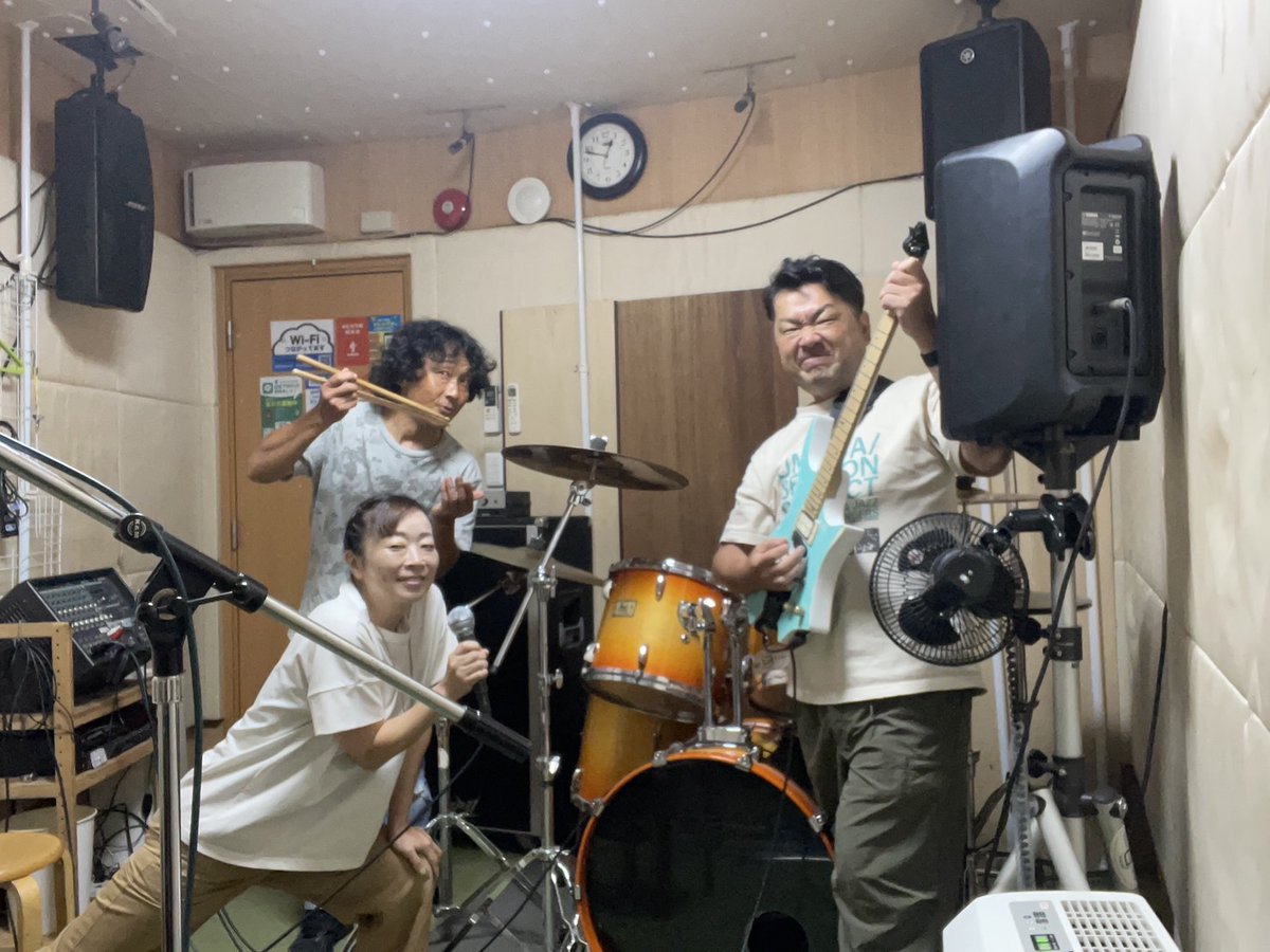 8月20日（水曜日）
心斎橋SOMAさんで、
SサイズRadioさんのサポートをさせて戴きます‼️
光栄です🥁