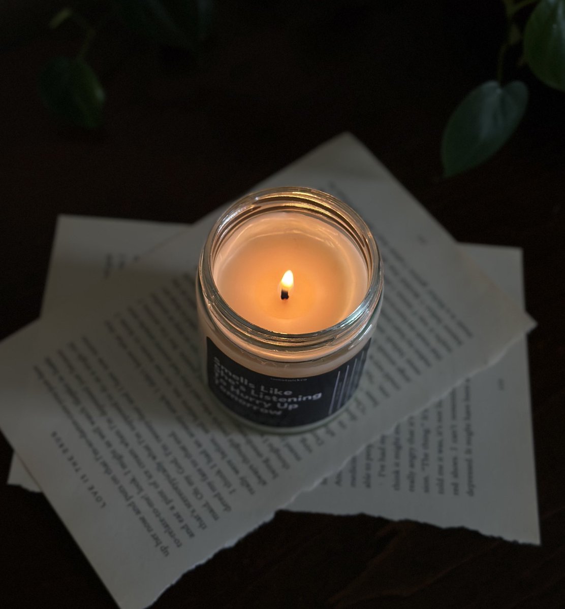buildwithana's tweet photo. with the fall/holiday season approaching remember to support small businesses this year🕯️#smallbusiness #fallcandles #spookyseason https://t.co/wMJzB0H3nd