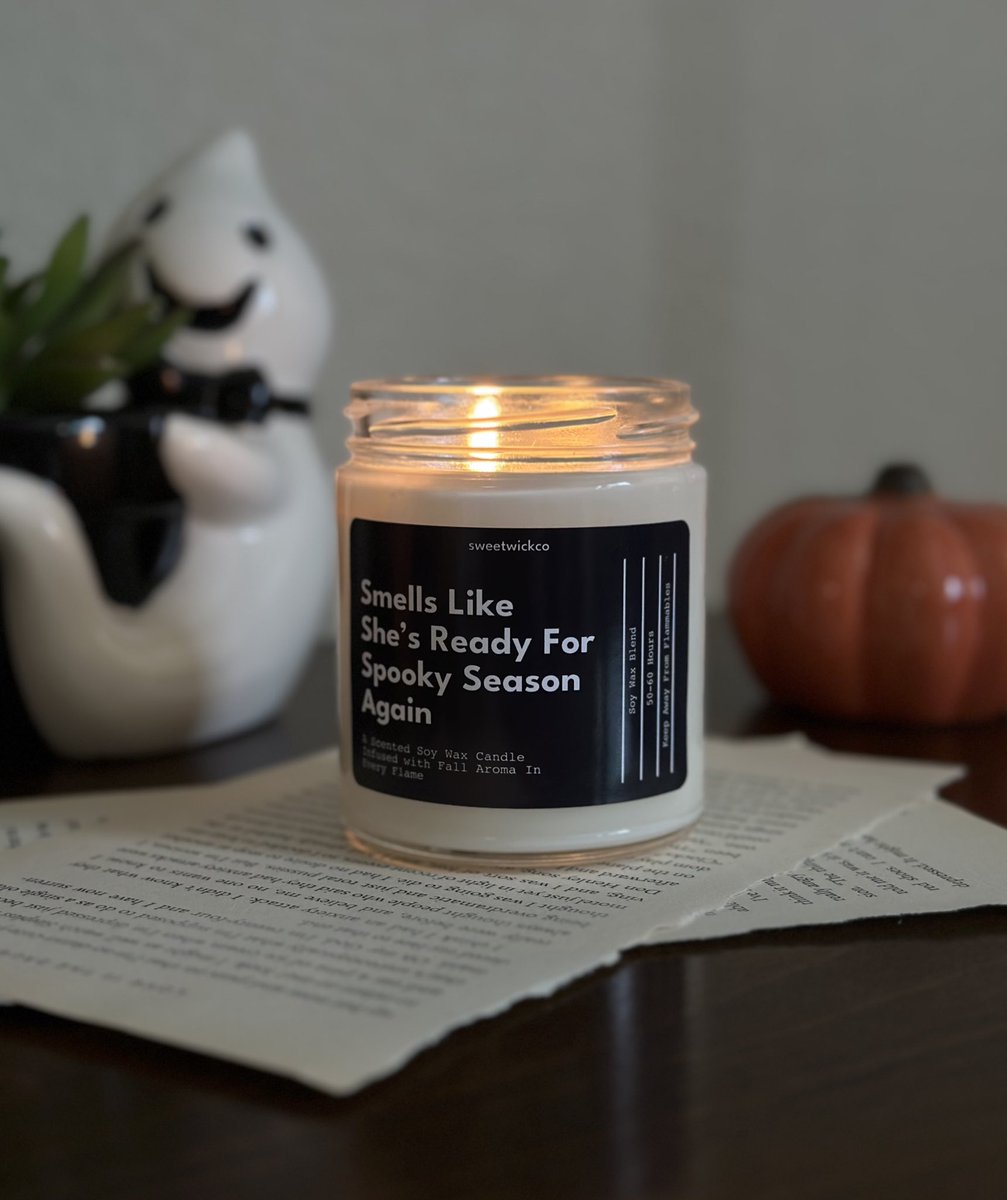 buildwithana's tweet photo. with the fall/holiday season approaching remember to support small businesses this year🕯️#smallbusiness #fallcandles #spookyseason https://t.co/wMJzB0H3nd