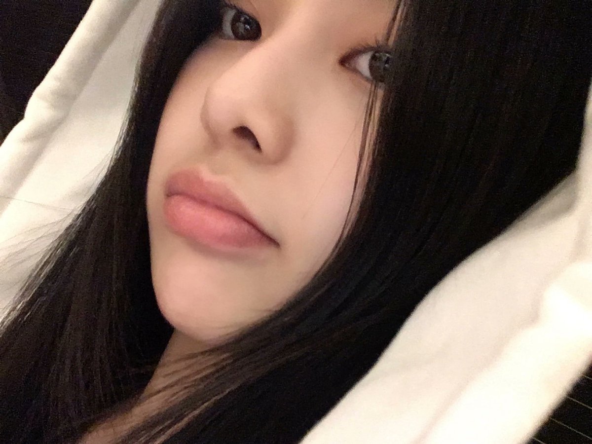 ktskishnx's tweet photo. Me tocó venir super temprano al #𝑚𝕚𝚢uk𝕚點𖧧𝕔omǝ𝕓ac𝕜 y la mera verdad es que estoy feliz de llegar puntual, ya que estaba pensando que no iba a tener un buen lugar y bueno, es momento de ser una queencard.

𝐦ōō𝕟𝐥igh𝕥 ⠀  ⃝✿ . ﾟ #𝐫𝕚n ! https://t.co/sKcoUPllv5